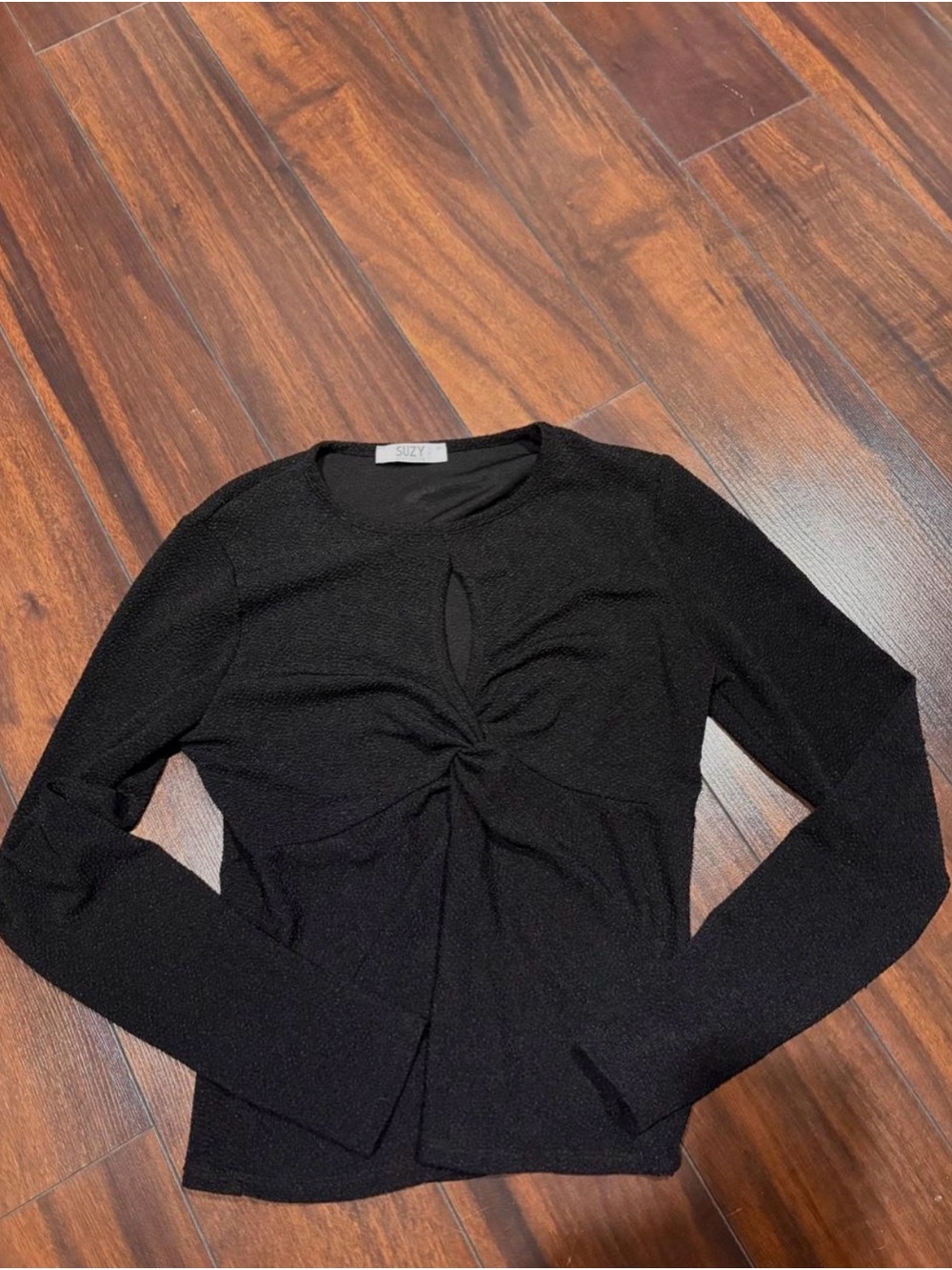 Suzy Shier Black Long-Sleeve Twist-Knot Front Top